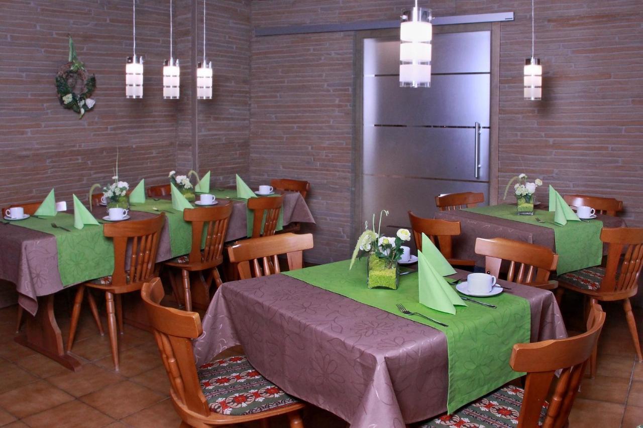 Landhaus Am Forst - Apartments باد ألكسندرباد المظهر الخارجي الصورة